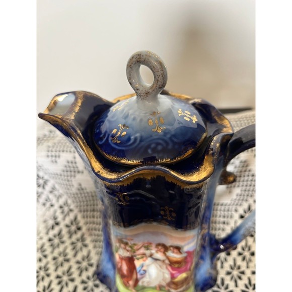 Signed Antique Victoria Carlsbad Pitcher with lid - Picture 2 of 7